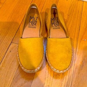NWOT Miz Mooz size 36EU Cherie suede flat